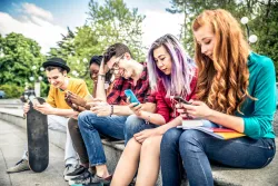 Zákaz sociálních sítí u dětí? V Austrálii toto nařízení už platí a mladí ho obchází