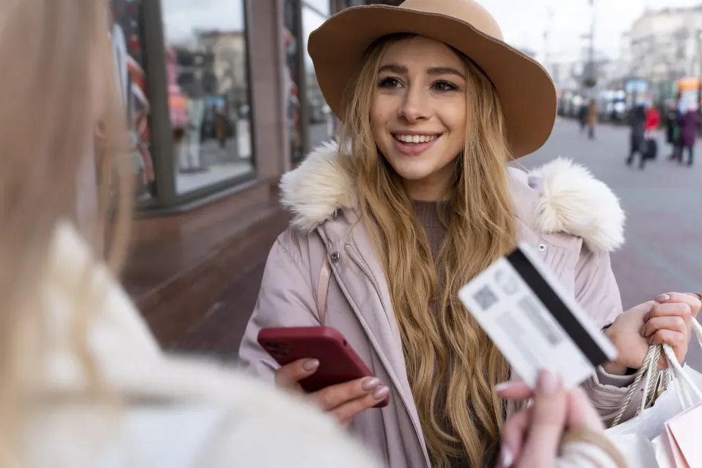 Placení v cizině nemusí být nepříjemností (Foto: Freepik)