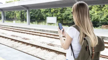 Odškodnění za zpoždění vlaku a autobusu: Na co máte nárok a jak získat peníze
