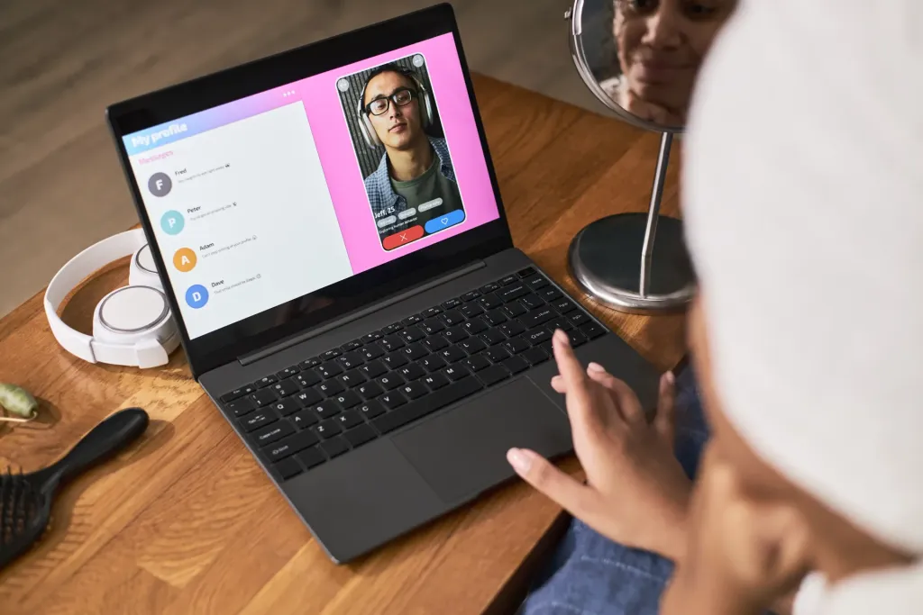 Windows 11 - Ušetří věrnost jedné platformě skutečně peníze? (Foto: Envato)