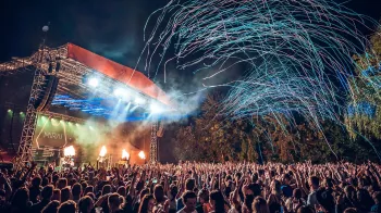 Festivaly v srpnu 2022, které si nesmíte nechat ujít
