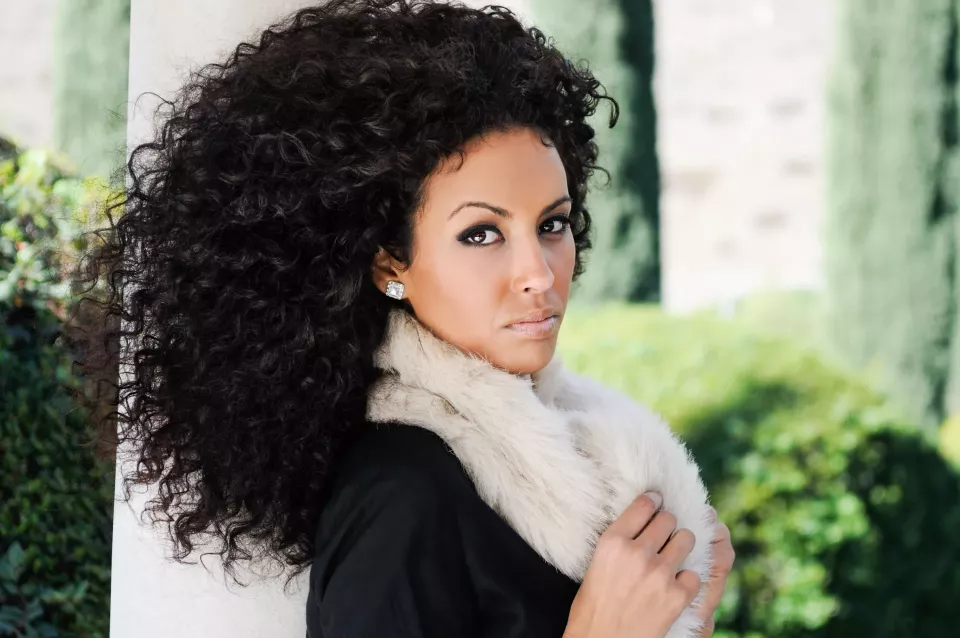Husté kudrny (Full curls) (Foto: Freepik)