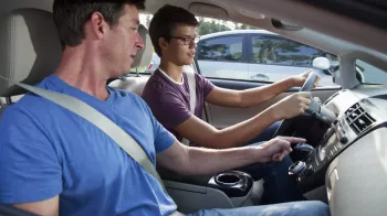 Nová pravidla na silnicích: Řidičák od 17 let a na dálnici až 150 km/h