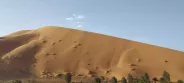 Merzouga, Sahara: Saharská poušť je plná vysokých písečných dun nabízejících úchvatné pohledy na okolní krajinu (Foto: Top.cz)