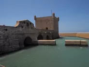 Essaouira: Záběr části přístavního opevnění staré části města Essaouira (Foto: Top.cz)