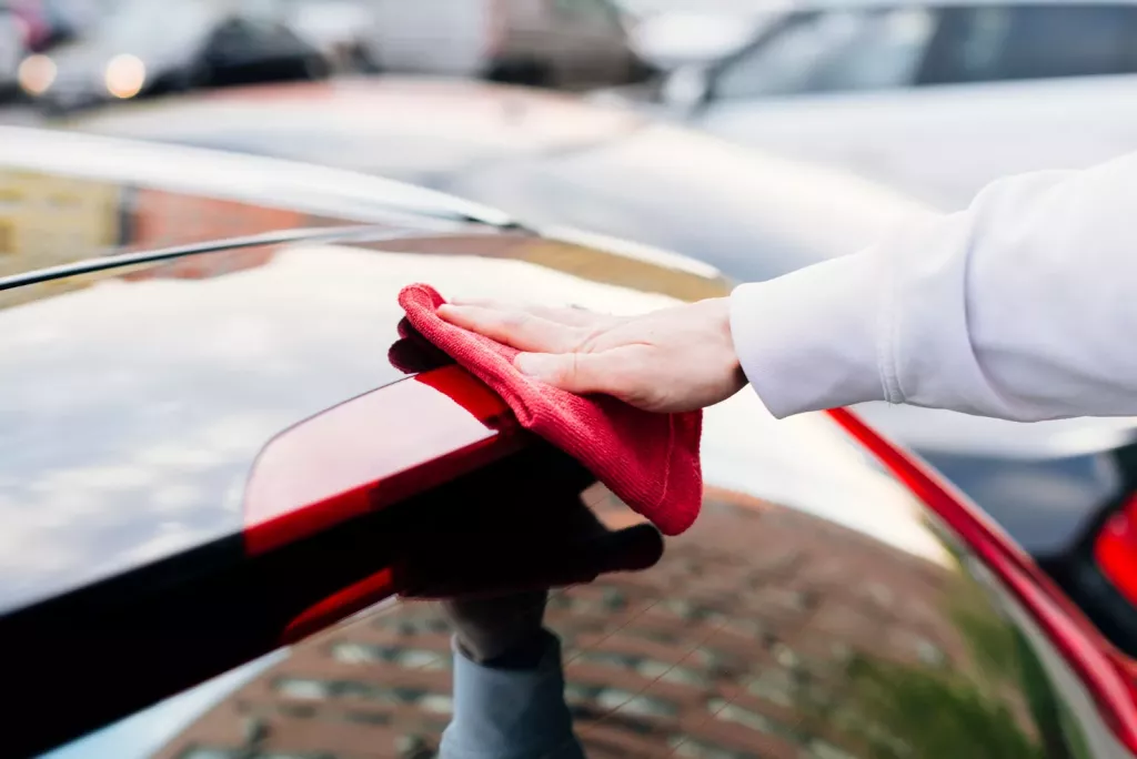 Péče o lak karoserie automobilů: Jak pečovat o lak auta (Foto: Freepik)