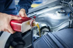 Špatný typ motorového oleje dramaticky snižuje životnost motoru 