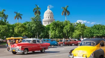 Kuba – exotický skanzen Karibiku? Dobrodružná cesta za doutníky, rumem a socialismem