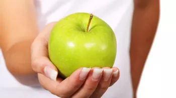 Co se stane s vaším tělem, když budete jíst jedno jablko denně? Odpověď vás potěší