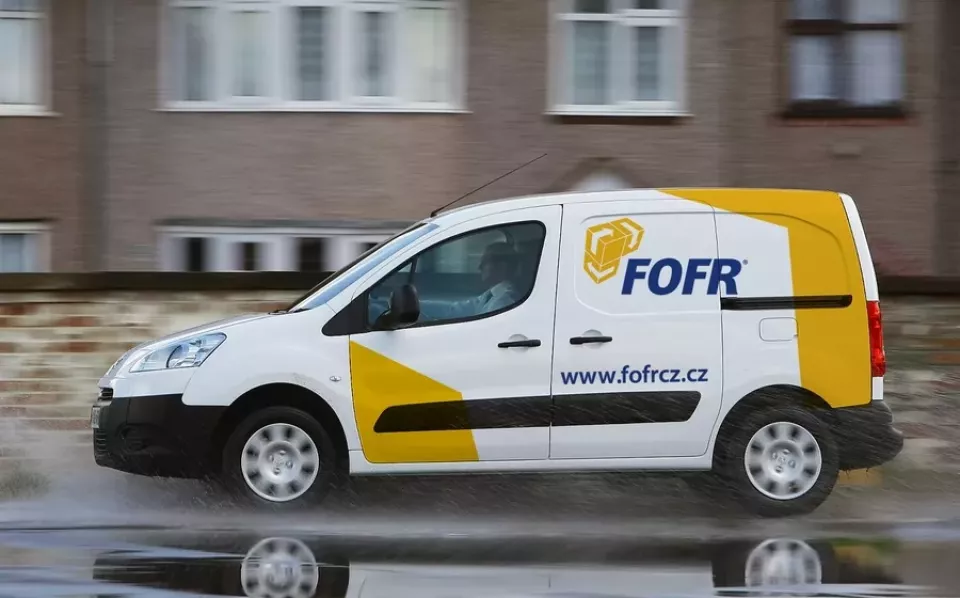 Přepravní služby se vším všudy (Foto: Fofrcz)